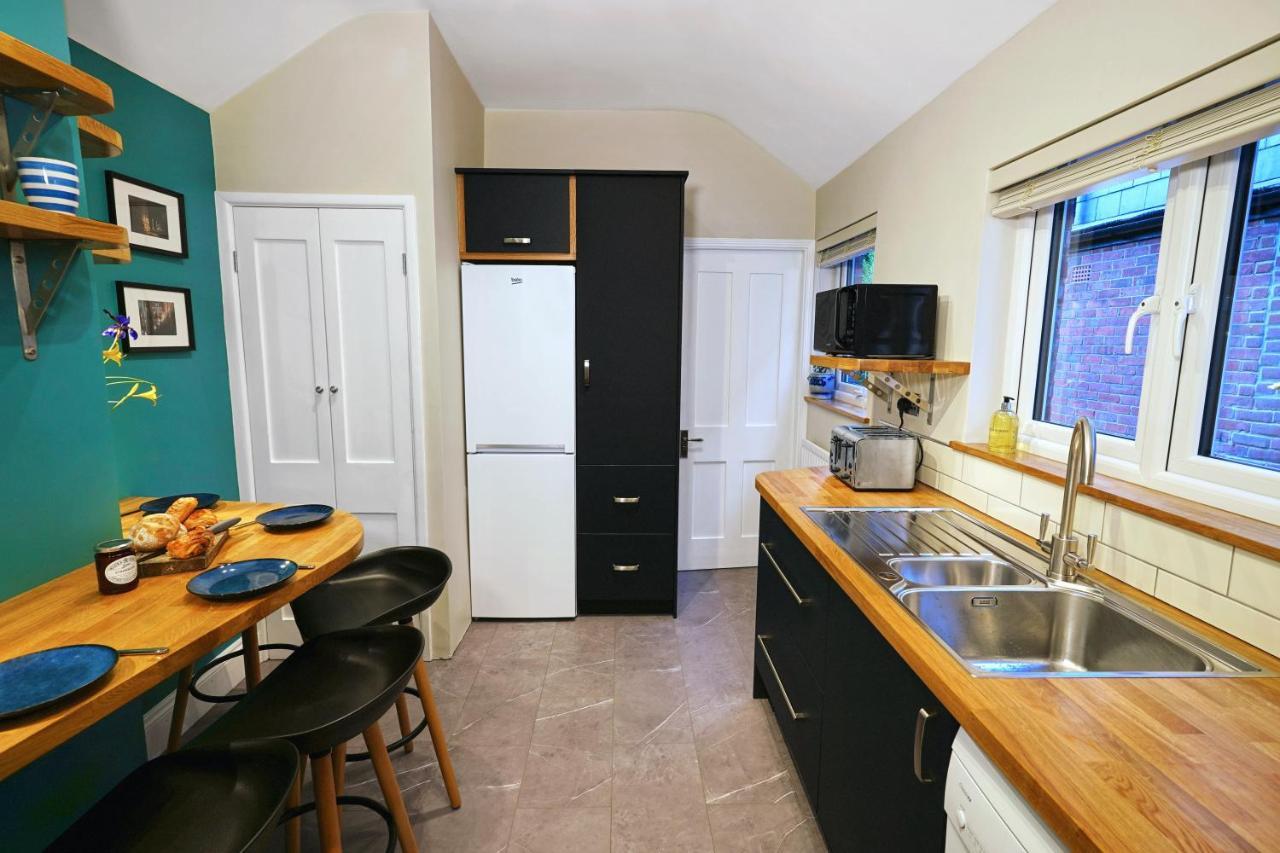 Tastefully Decorated 1-Bed With Free Parking - At Hem Apartment Уинчестър Екстериор снимка